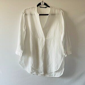 Zara Womens White V-Neck Lightweight Curvy Hem Popover Style Blouse Top Size M